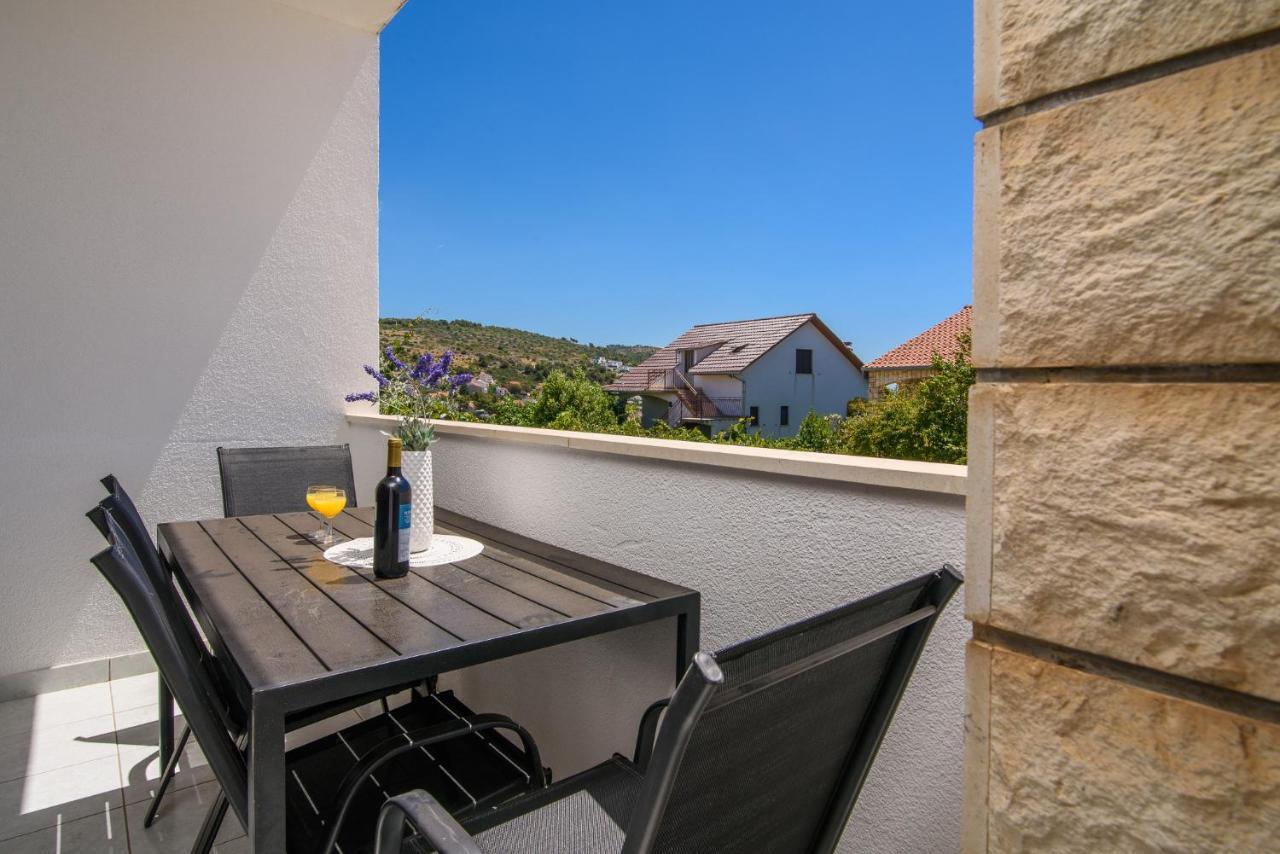 Apartments Kristo Трогир Экстерьер фото